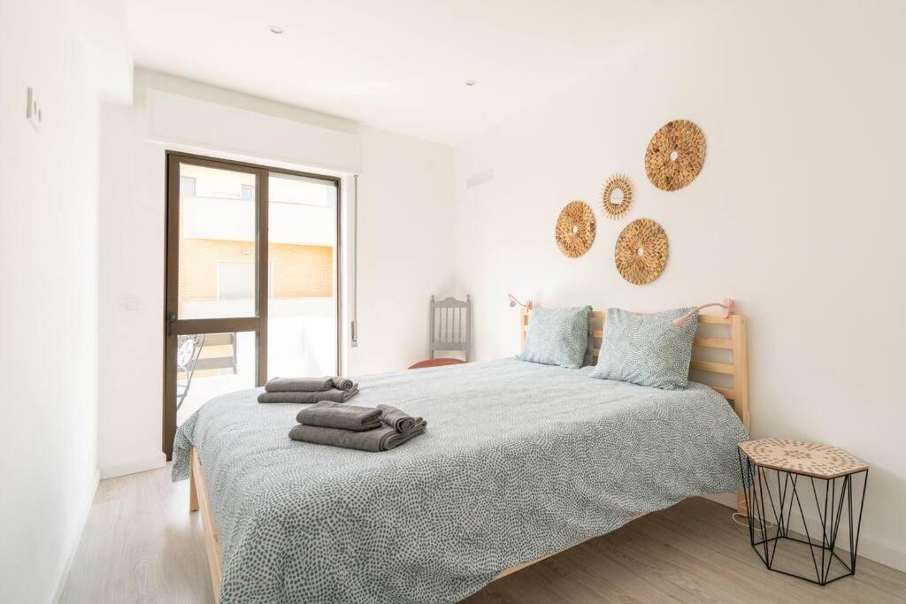 Casa Oliveira - Sunny 2-Bed Retreat Steps From The Beach Armação de Pêra Εξωτερικό φωτογραφία